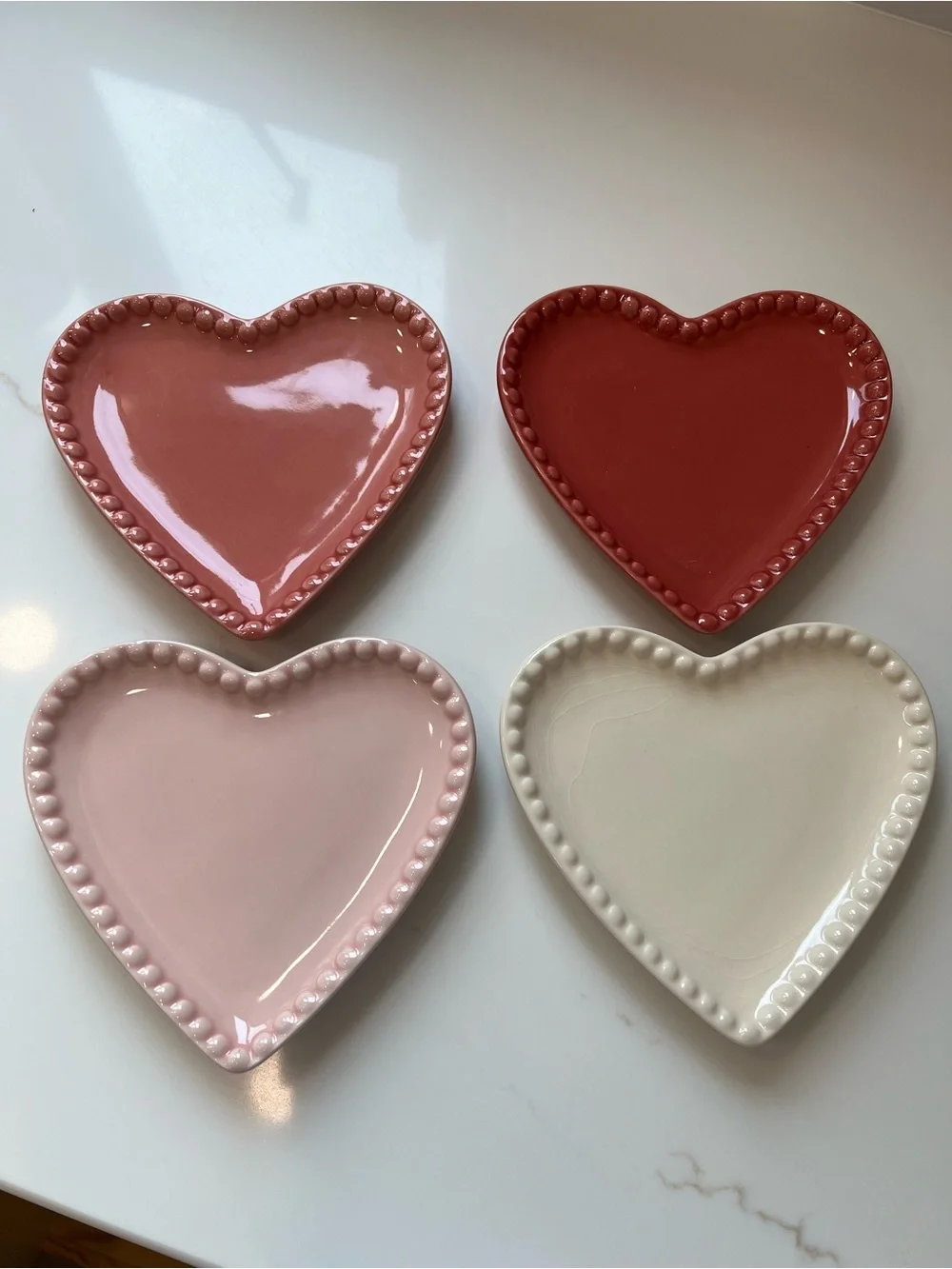 Williams Sonoma Heart Shaped Ceramic Dessert Plates (4) in original box - Picture 3 of 9